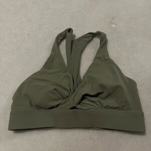 Lululemon twist key hole sports bra